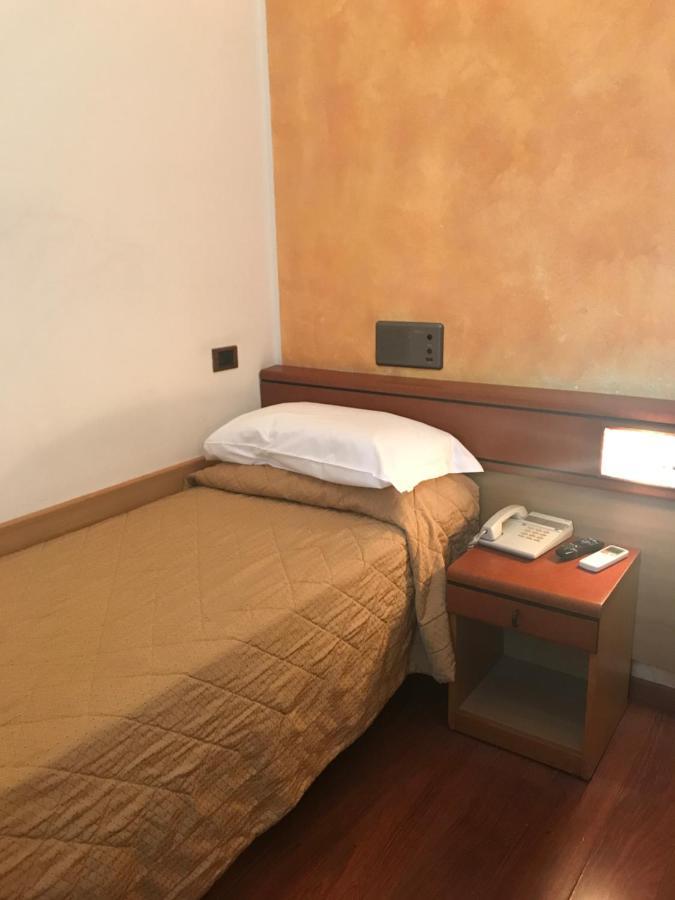 Hotel Aspromonte มิลาน ภายนอก รูปภาพ