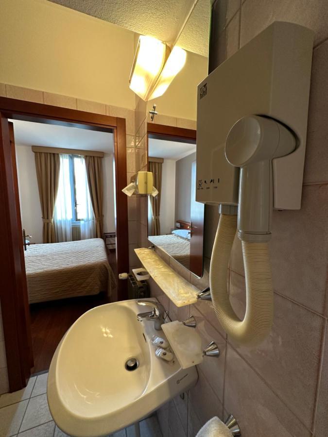 Hotel Aspromonte มิลาน ภายนอก รูปภาพ