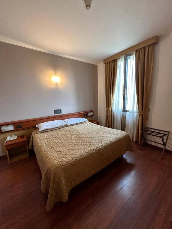 Hotel Aspromonte มิลาน ภายนอก รูปภาพ