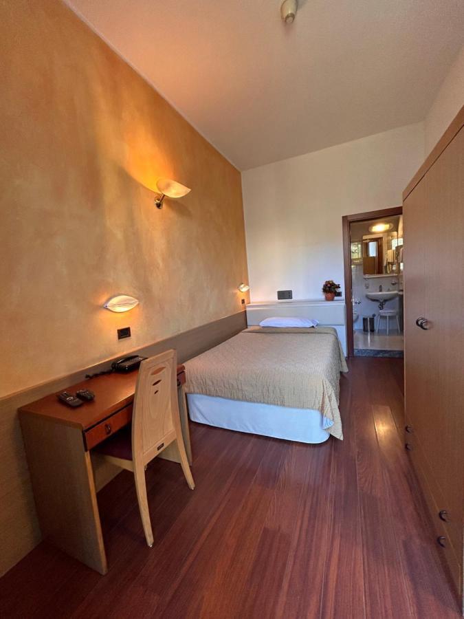 Hotel Aspromonte มิลาน ภายนอก รูปภาพ